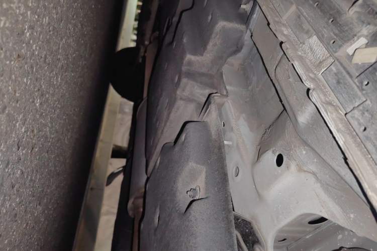 Used Hongqi HS3 2023 1.5T Two-Wheel Drive Shanwei Edition Chassis Rear Left
