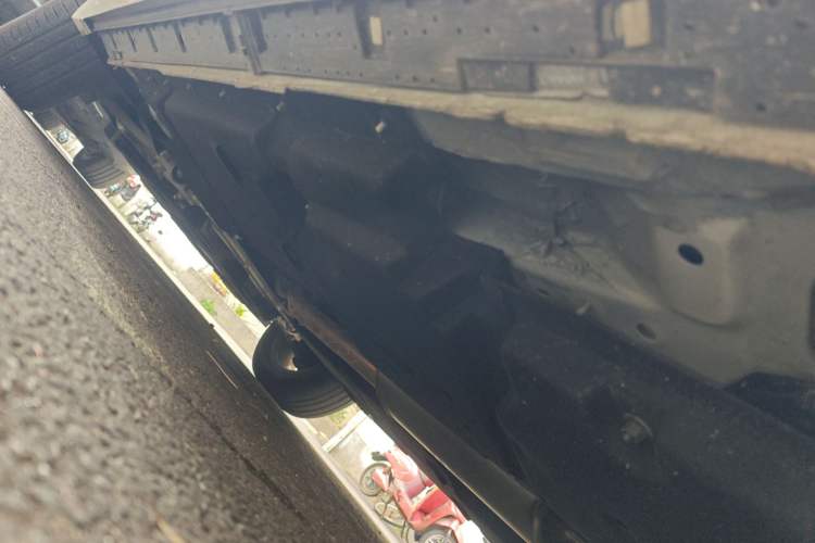 Used Hongqi HS3 2023 1.5T Two-Wheel Drive Shanwei Edition Chassis Rear Left