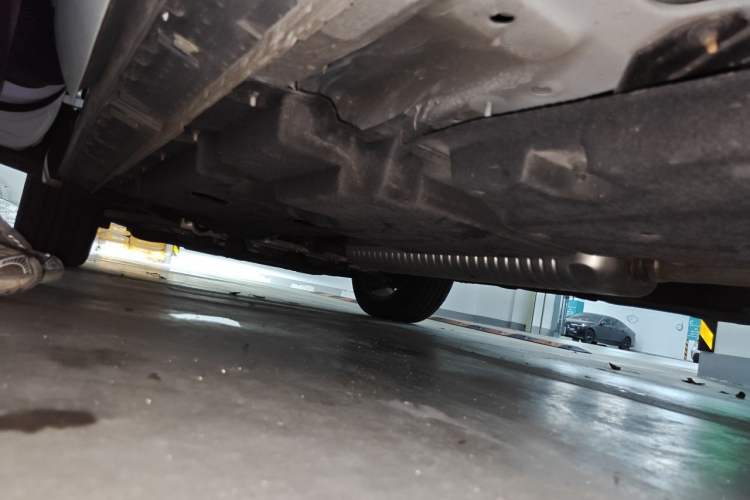 Used Hongqi HS3 2023 2.0T Two-Wheel Drive Available Version Chassis Rear Left