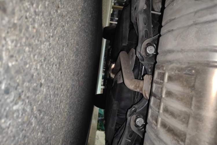 Used Hongqi HS3 2023 1.5T Two-Wheel Drive Shanwei Edition Chassis Rear