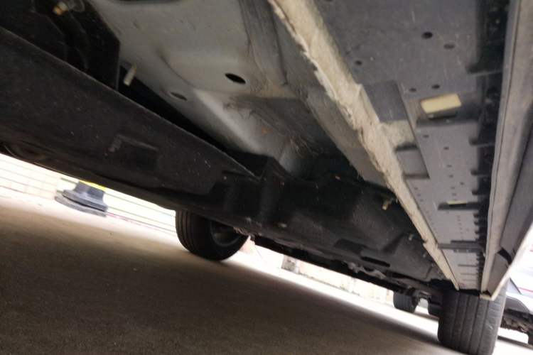 Used Hongqi HS3 2023 1.5T Two-Wheel Drive Shanwei Edition Chassis Rear Right