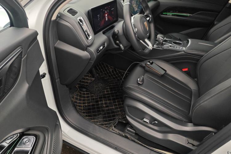 Used Hongqi HS3 2023 1.5T Two-Wheel Drive Shanwei Edition Driver Seat