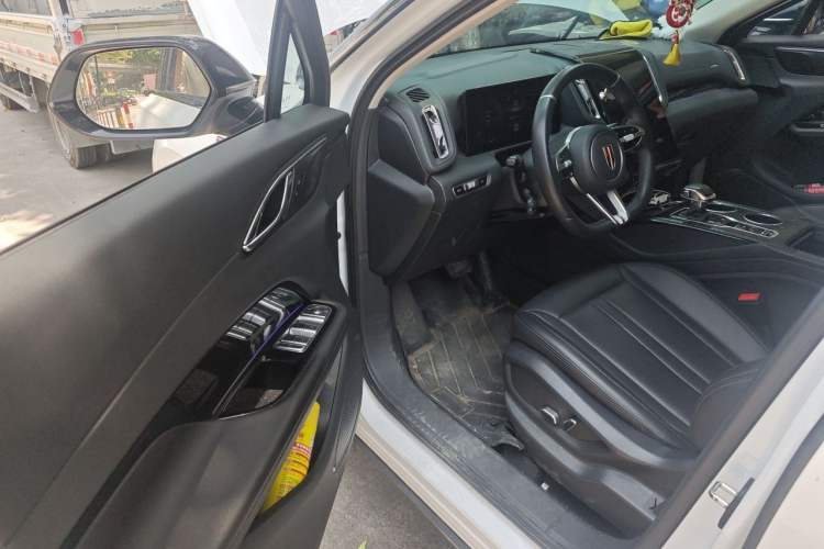 Used Hongqi HS3 2023 1.5T Two-Wheel Drive Shanwei Edition Driver Seat