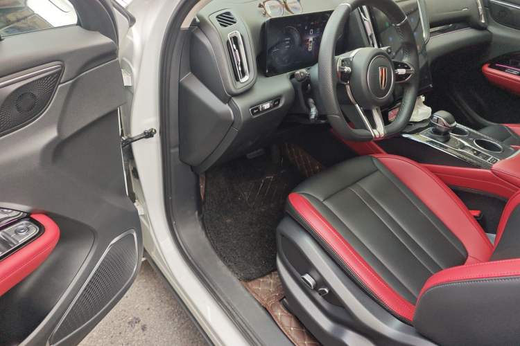 Used Hongqi HS3 2023 1.5T Two-Wheel Drive Shanwei Edition Driver Seat