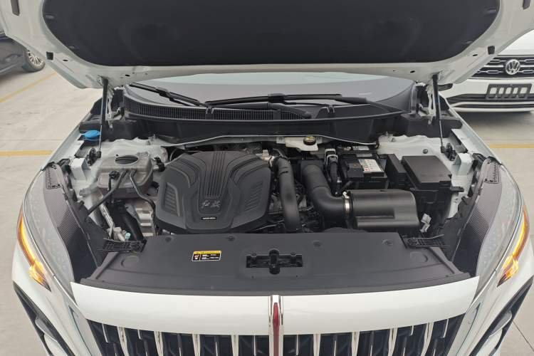 Used Hongqi HS3 2023 2.0T All-Wheel-Drive Youwei Version Engine Bay