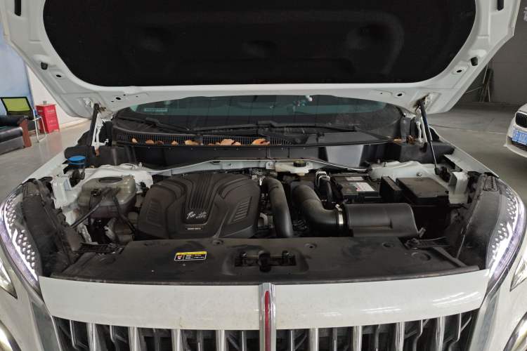 Used Hongqi HS3 2023 2.0T All-Wheel-Drive Youwei Version Engine Bay