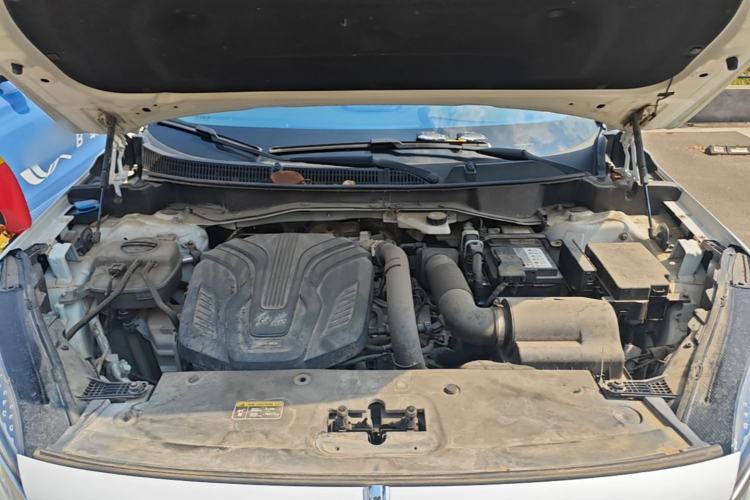 Used Hongqi HS3 2023 2.0T All-Wheel-Drive Youwei Version Engine Bay