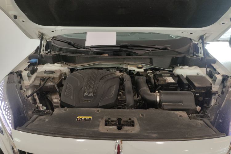 Used Hongqi HS3 2023 2.0T All-Wheel-Drive Youwei Version Engine Bay