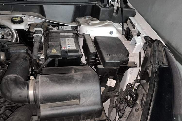 Used Hongqi HS3 2023 1.5T Two-Wheel Drive Shanwei Edition Engine Bay Left