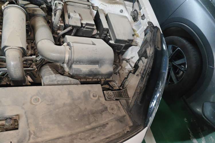 Used Hongqi HS3 2023 1.5T Two-Wheel Drive Shanwei Edition Engine Bay Left