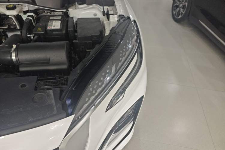 Used Hongqi HS3 2023 1.5T Two-Wheel Drive Shanwei Edition Engine Bay Left