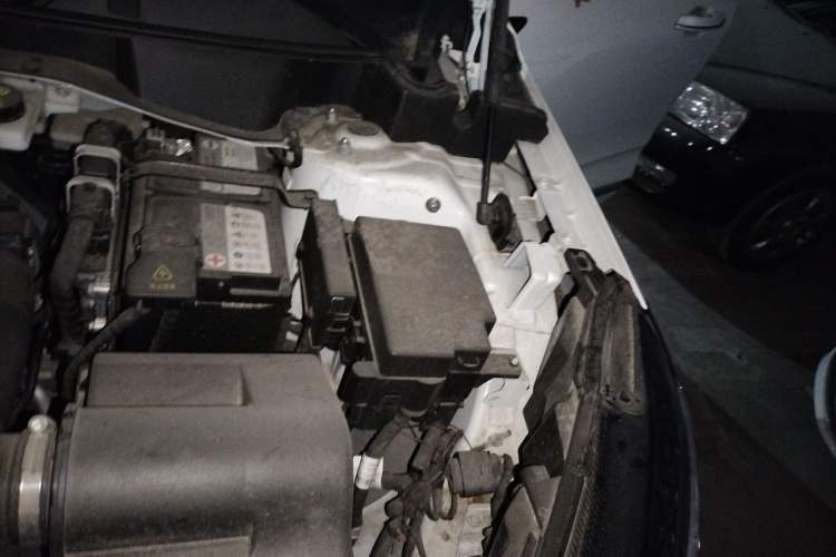 Used Hongqi HS3 2023 1.5T Two-Wheel Drive Shanwei Edition Engine Bay Left