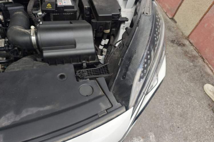 Used Hongqi HS3 2023 1.5T Two-Wheel Drive Shanwei Edition Engine Bay Left