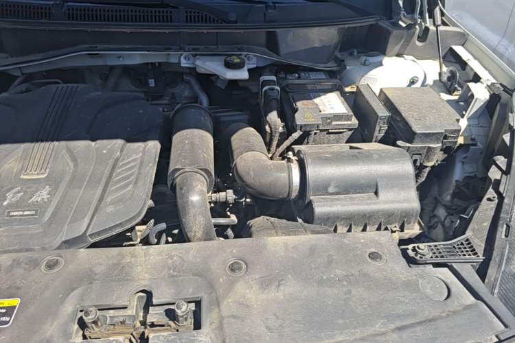 Used Hongqi HS3 2023 1.5T Two-Wheel Drive Shanwei Edition Engine Bay Left