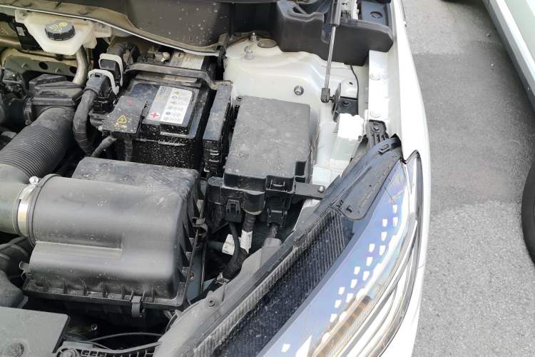 Used Hongqi HS3 2023 1.5T Two-Wheel Drive Shanwei Edition Engine Bay Left