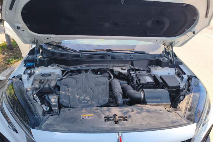 Used Hongqi HS3 2023 1.5T Two-Wheel Drive Shanwei Edition Engine Bay