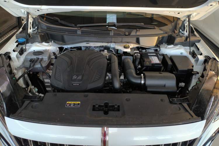 Used Hongqi HS3 2023 2.0T All-Wheel-Drive Youwei Version Engine Bay