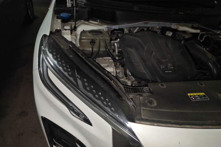 Used Hongqi HS3 2023 1.5T Two-Wheel Drive Shanwei Edition Engine Bay Right