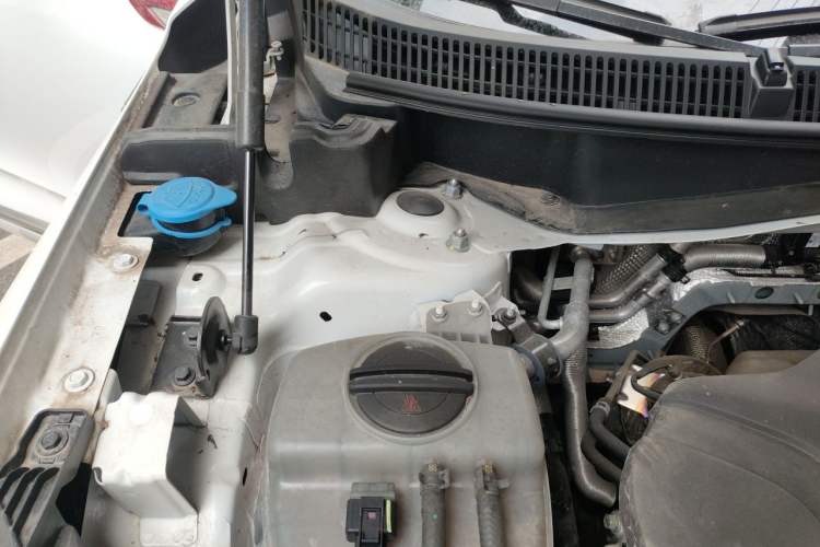 Used Hongqi HS3 2023 1.5T Two-Wheel Drive Shanwei Edition Engine Bay Right