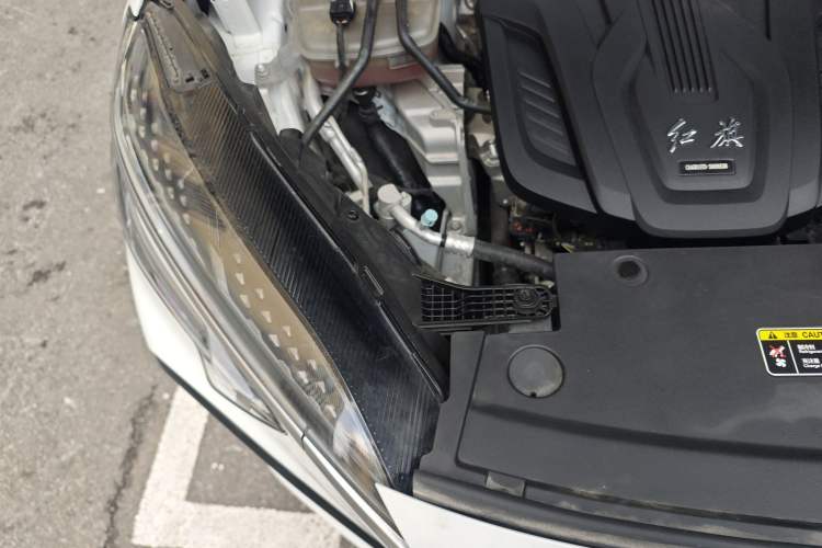 Used Hongqi HS3 2023 1.5T Two-Wheel Drive Shanwei Edition Engine Bay Right