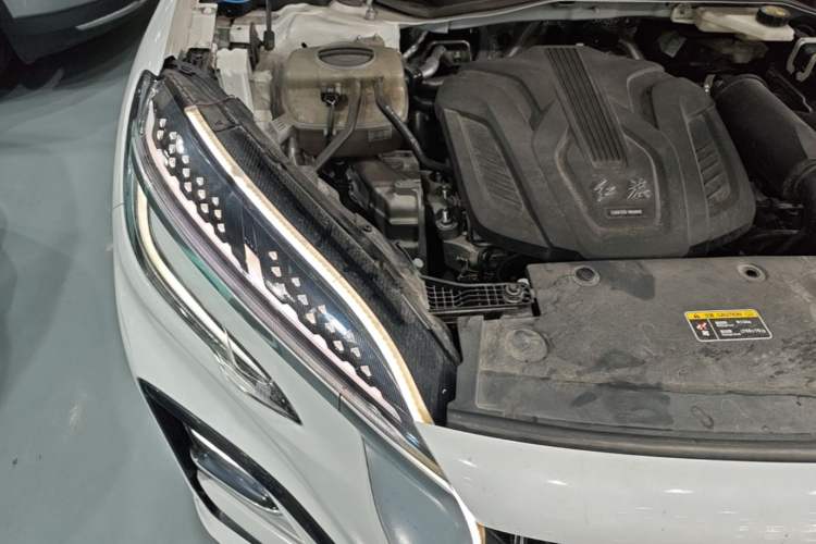 Used Hongqi HS3 2023 1.5T Two-Wheel Drive Shanwei Edition Engine Bay Right
