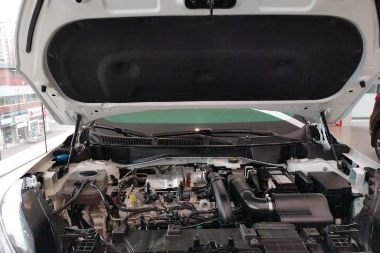 Used Hongqi HS3 2023 2.0T All-Wheel-Drive Youwei Version Engine Bay