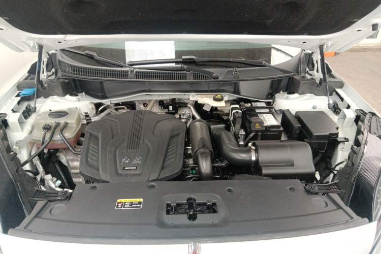 Used Hongqi HS3 2023 1.5T Two-Wheel Drive Shanwei Edition Engine Bay
