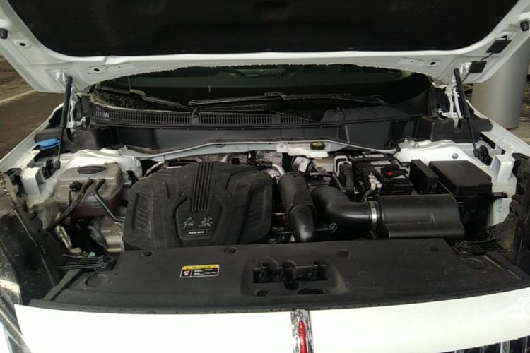 Used Hongqi HS3 2023 1.5T Two-Wheel Drive Shanwei Edition Engine Bay