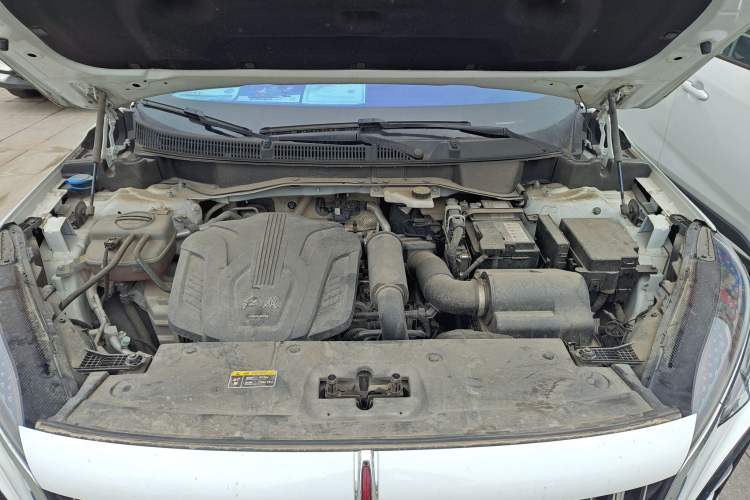 Used Hongqi HS3 2023 1.5T Two-Wheel Drive Shanwei Edition Engine Bay