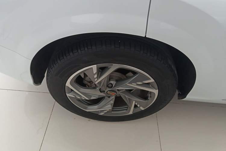 Used Hongqi HS3 2023 2.0T All-Wheel-Drive Youwei Version Exterior 4