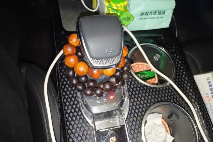 Used Hongqi HS3 2023 1.5T Two-Wheel Drive Shanwei Edition Gear Lever
