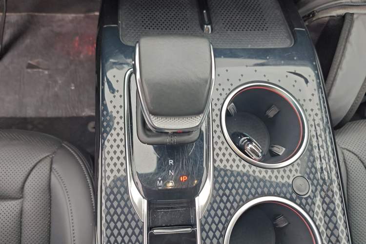 Used Hongqi HS3 2023 2.0T All-Wheel-Drive Youwei Version Gear Lever