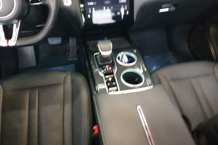 Used Hongqi HS3 2023 2.0T All-Wheel-Drive Youwei Version Gear Lever