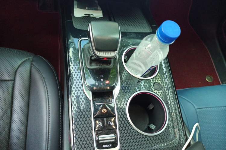 Used Hongqi HS3 2023 2.0T All-Wheel-Drive Youwei Version Gear Lever