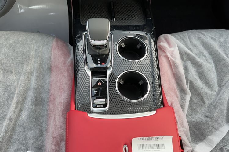 Used Hongqi HS3 2023 1.5T Two-Wheel Drive Shanwei Edition Gear Lever