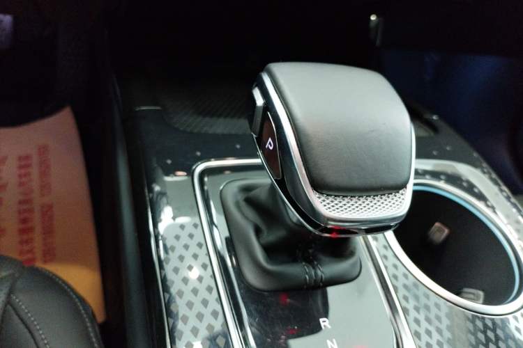 Used Hongqi HS3 2023 2.0T All-Wheel-Drive Youwei Version Gear Lever