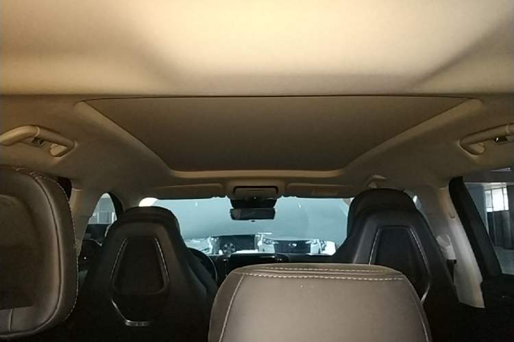 Used Hongqi HS3 2023 1.5T Two-Wheel Drive Shanwei Edition Headliner