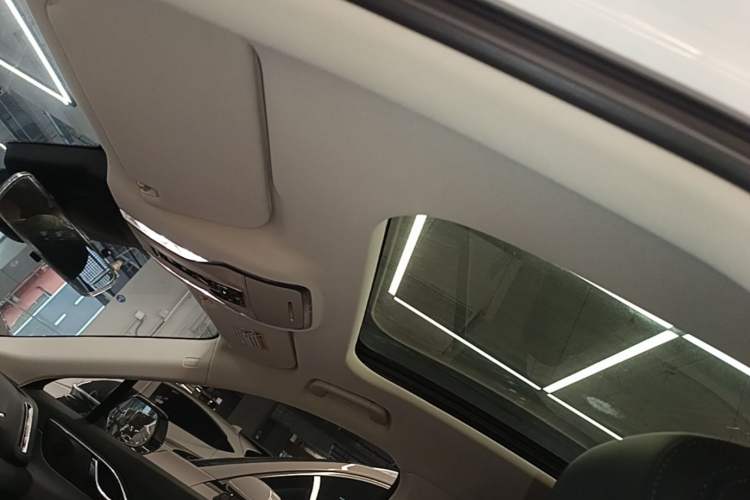 Used Hongqi HS3 2023 1.5T Two-Wheel Drive Shanwei Edition Headliner