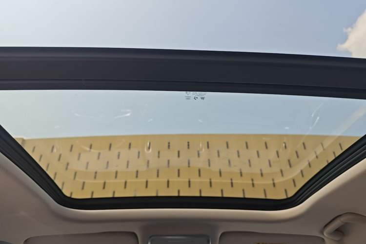 Used Hongqi HS3 2023 2.0T All-Wheel-Drive Youwei Version Headliner