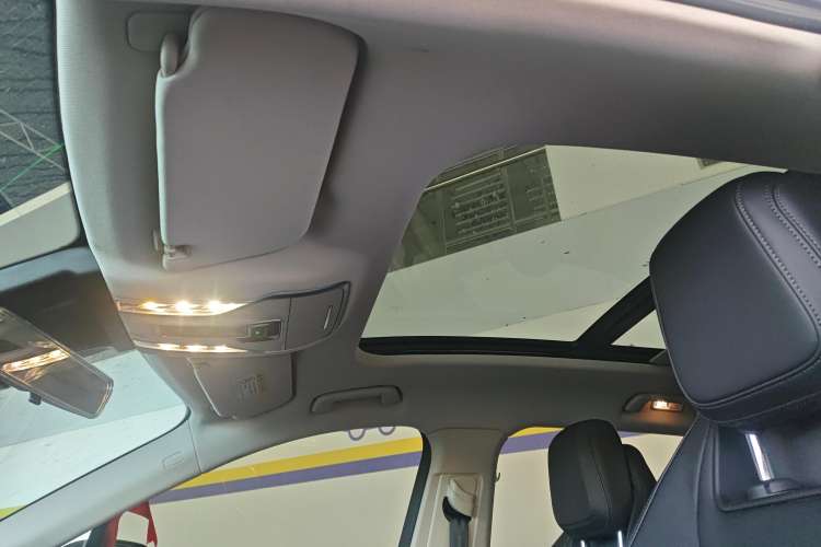 Used Hongqi HS3 2023 1.5T Two-Wheel Drive Shanwei Edition Headliner