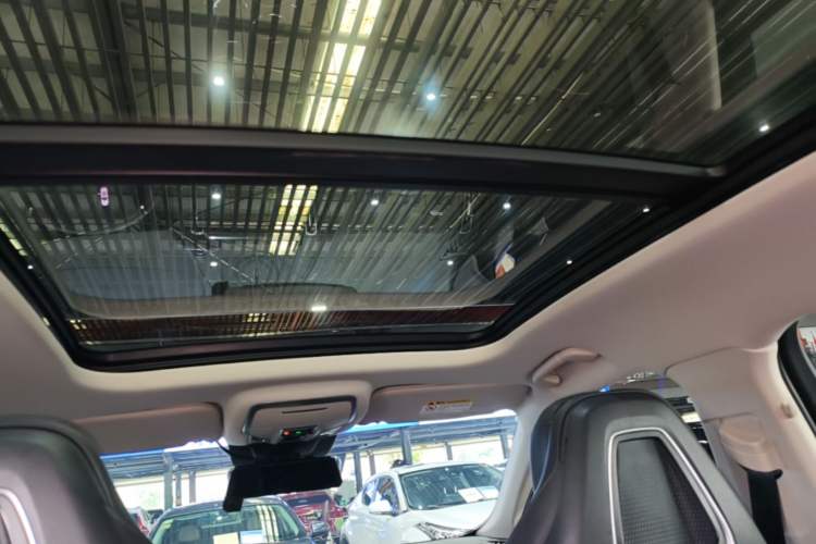 Used Hongqi HS3 2023 1.5T Two-Wheel Drive Shanwei Edition Headliner