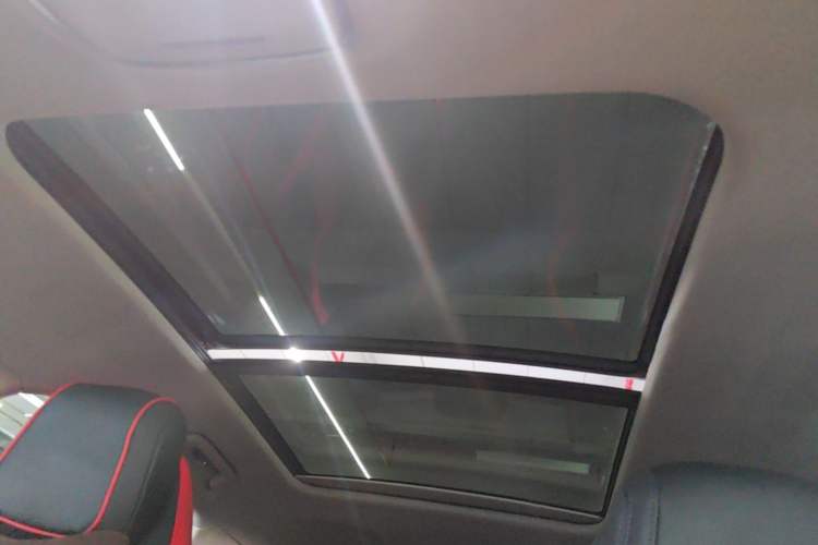 Used Hongqi HS3 2023 1.5T Two-Wheel Drive Shanwei Edition Headliner