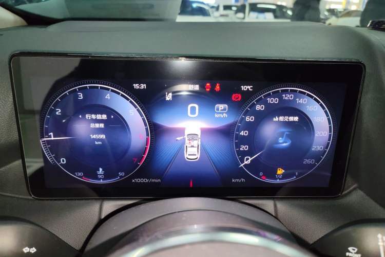 Used Hongqi HS3 2023 1.5T Two-Wheel Drive Shanwei Edition Instrument Cluster