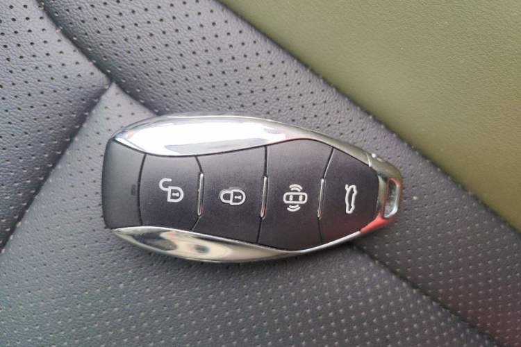 Used Hongqi HS3 2023 1.5T Two-Wheel Drive Shanwei Edition Interior 1