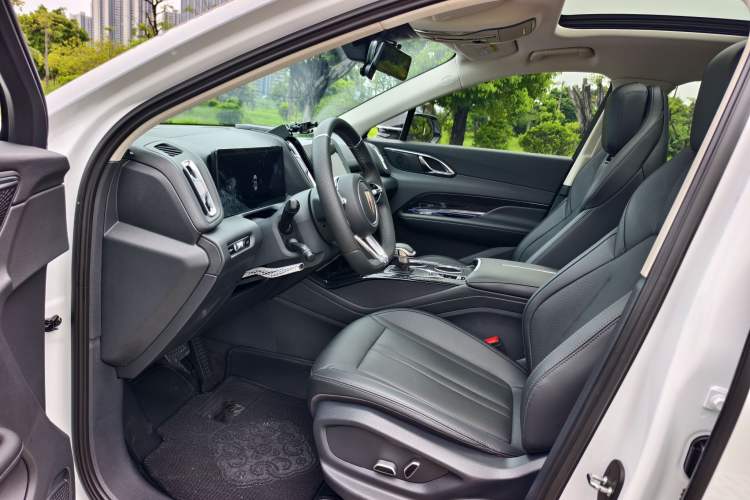 Used Hongqi HS3 2023 1.5T Two-Wheel Drive Shanwei Edition Interior 1