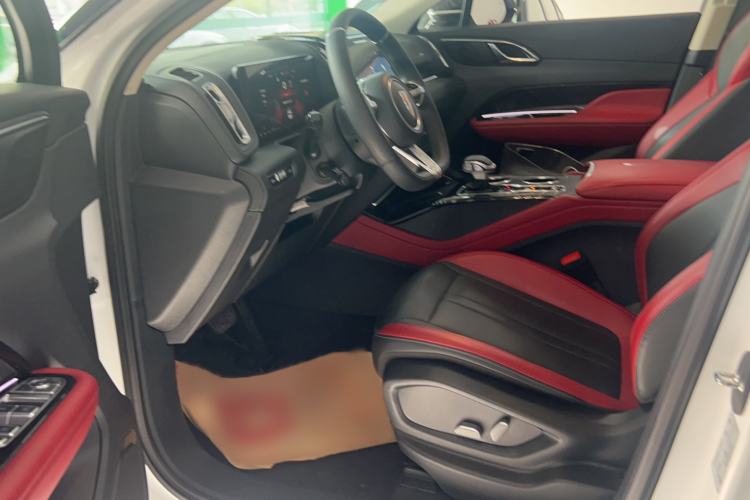 Used Hongqi HS3 2023 1.5T Two-Wheel Drive Shanwei Edition Interior 1