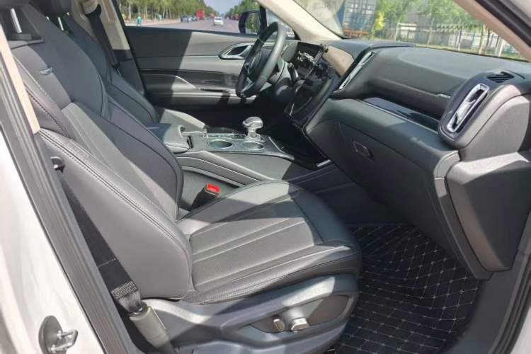 Used Hongqi HS3 2023 1.5T Two-Wheel Drive Shanwei Edition Interior 2