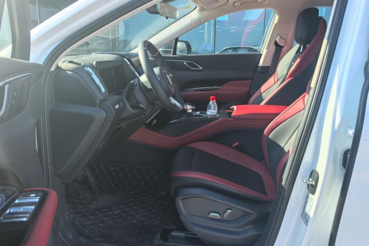 Used Hongqi HS3 2023 1.5T Two-Wheel Drive Shanwei Edition Interior 2