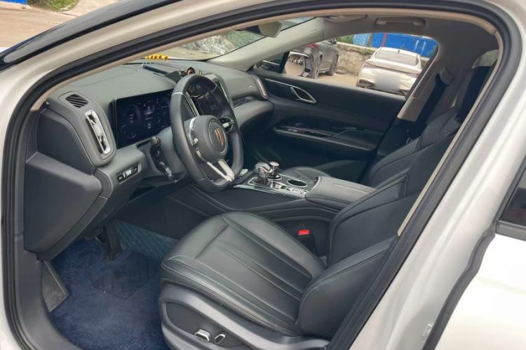 Used Hongqi HS3 2023 2.0T Two-Wheel Drive Available Version Interior 2