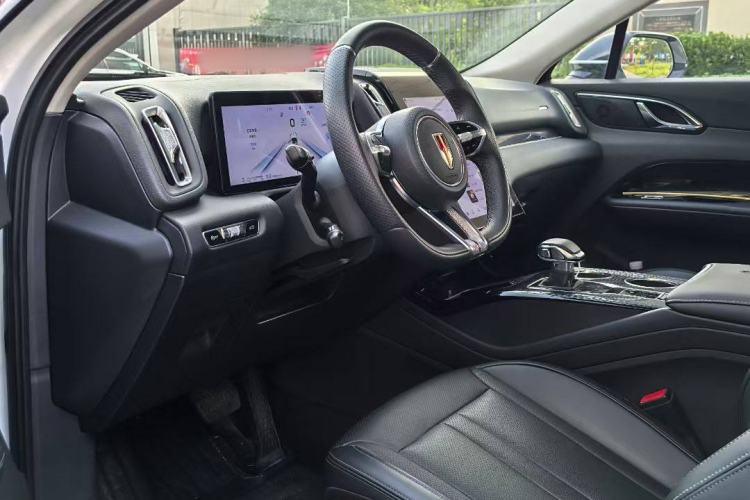 Used Hongqi HS3 2023 1.5T Two-Wheel Drive Shanwei Edition Interior 2